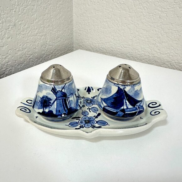 VTG Delft Blue Holland Windmill Salt/Pepper Shakers Hand-Painted w/ Tray Signed - Picture 1 of 16
